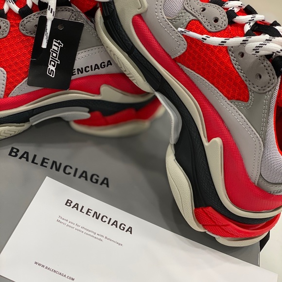 Triple S red Balenciaga size 35 - Picture 3 of 3